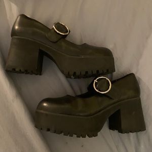 Chunky heel Mary Janes